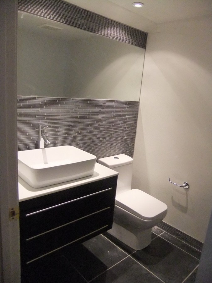 Modern_Half_Bath_Ideas