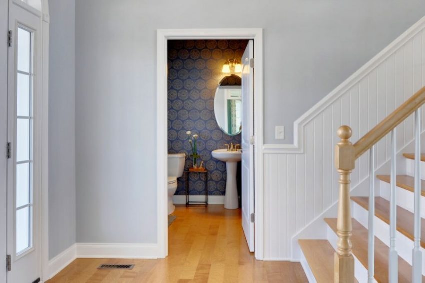 half_bathroom_wallpaper_ideas
