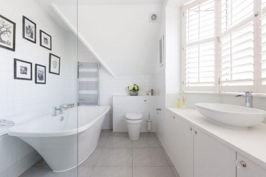 tiny_half_bathroom_ideas