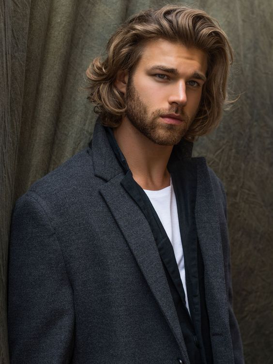 11. Shoulder Length Wavy Hairstyle Long Hairstyles for Men - Shoulder Length Wavy Hairstyle - Harptimes.com