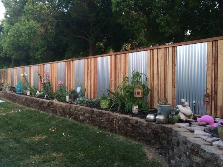 Metal_and_Wood_Fencing