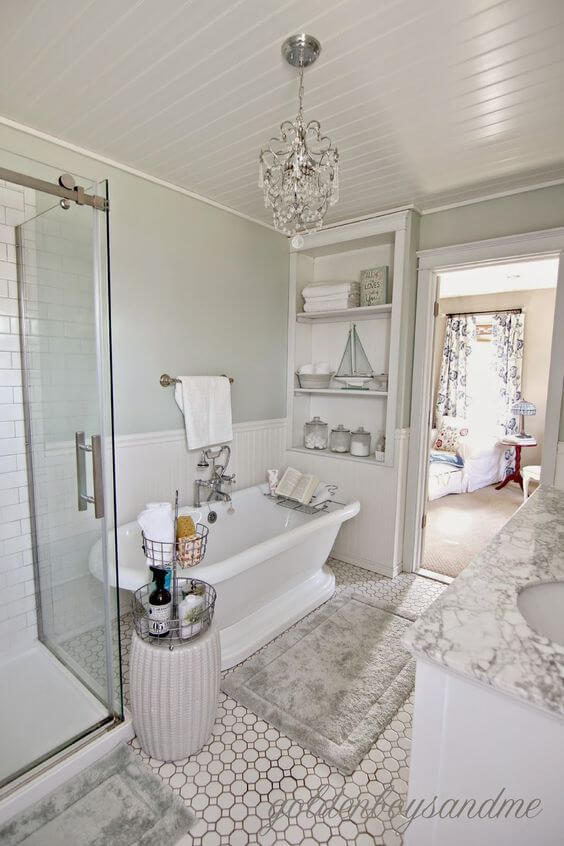 Master Bathroom Ideas with Claw-Foot Tub - Harptimes.com