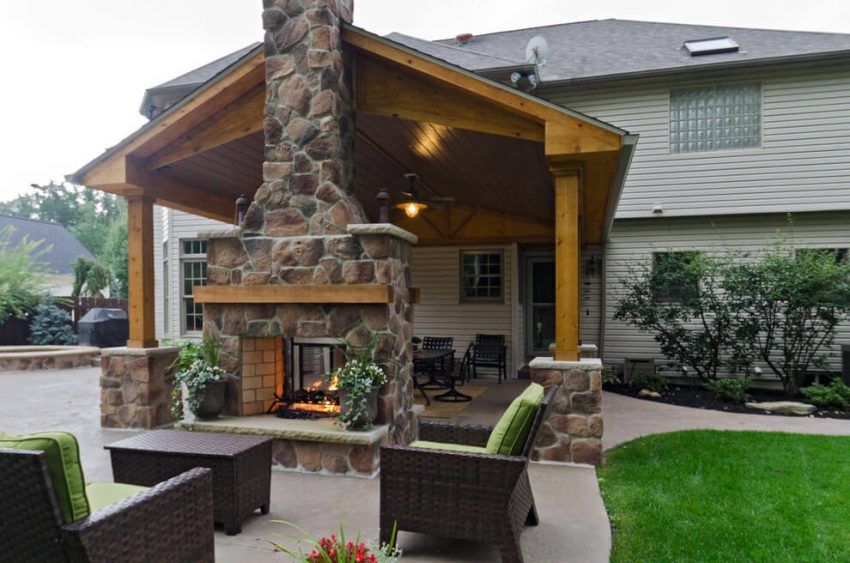double_sided_fireplace_outdoor