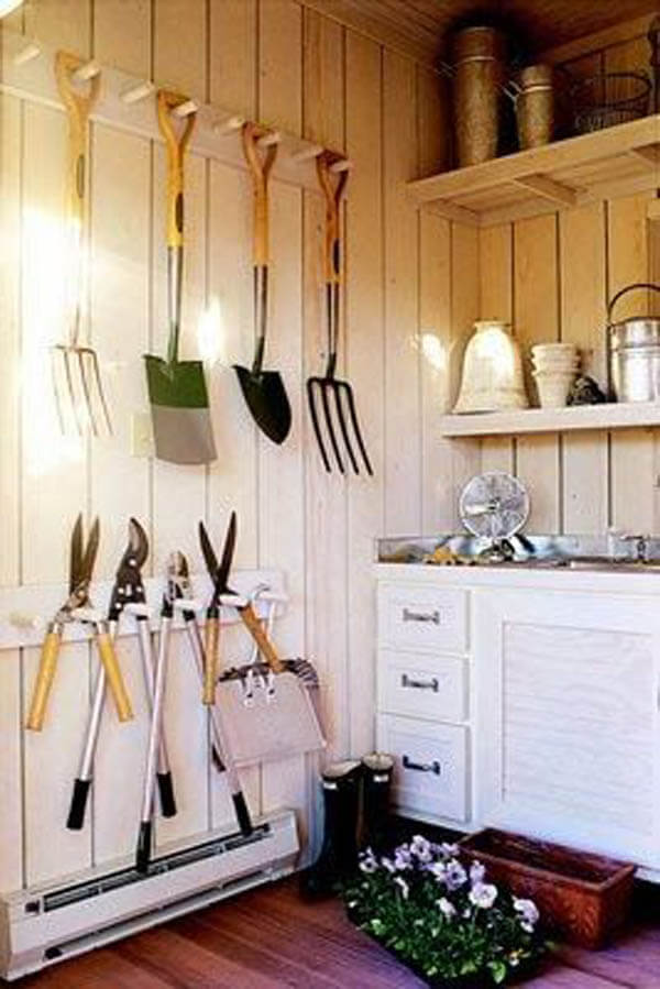 garden_tools_hanging_storage