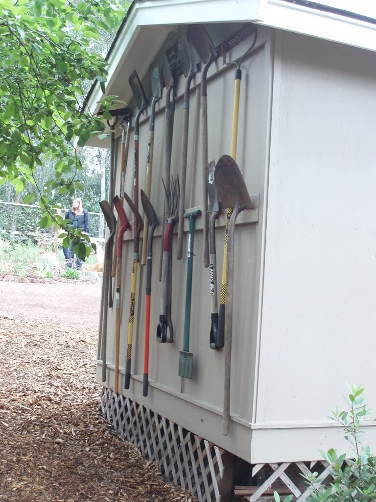 garden_tools_organizer_storage