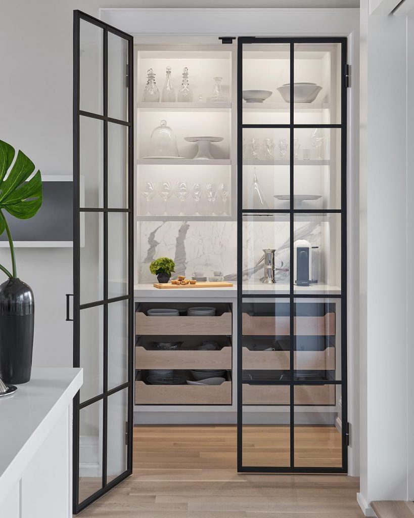 kitchen_pantry_door_ideas
