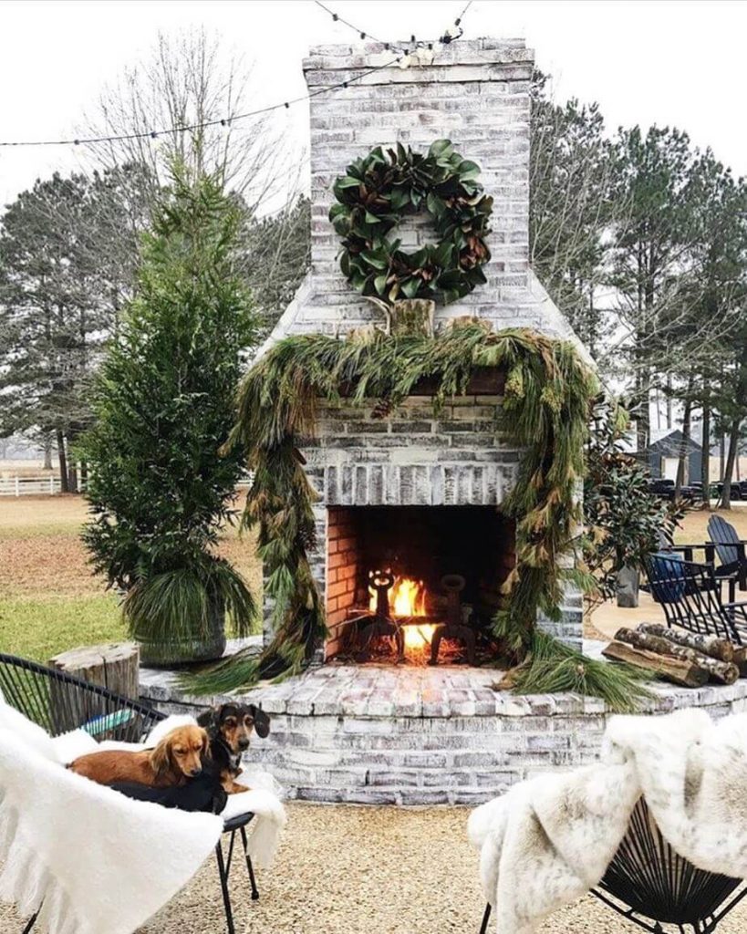 outdoor_rock_fireplace_ideas