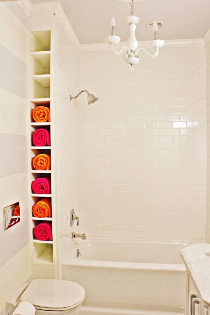 Corner-Bathroom-Towel-Storage