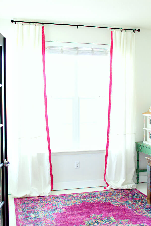 16. Curtains with a Colorful Trim Curtains Living Room Ideas with a Colorful Trim - Harptimes.com