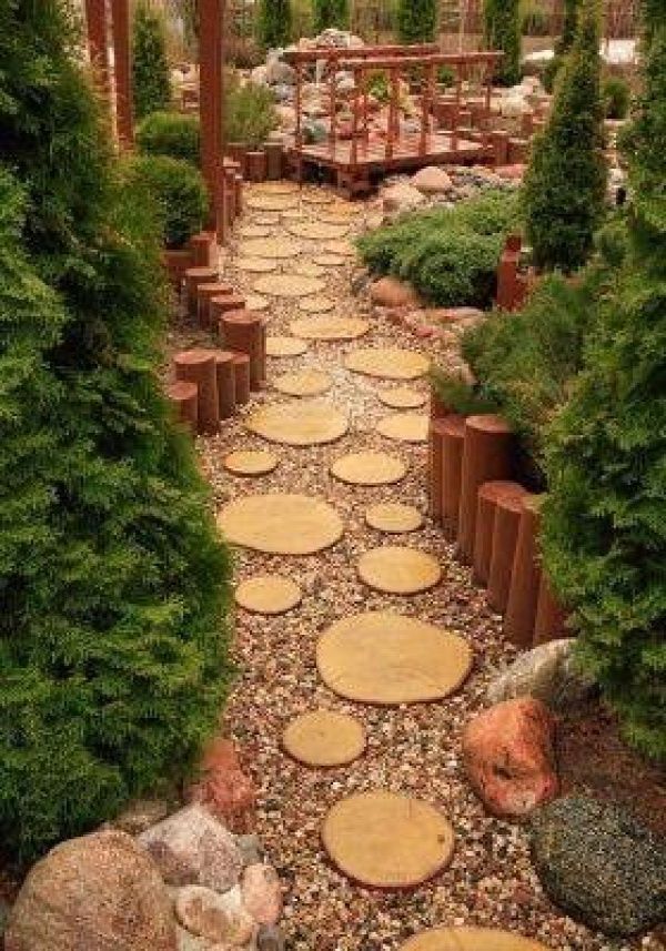 ideas for tree stump in front yard