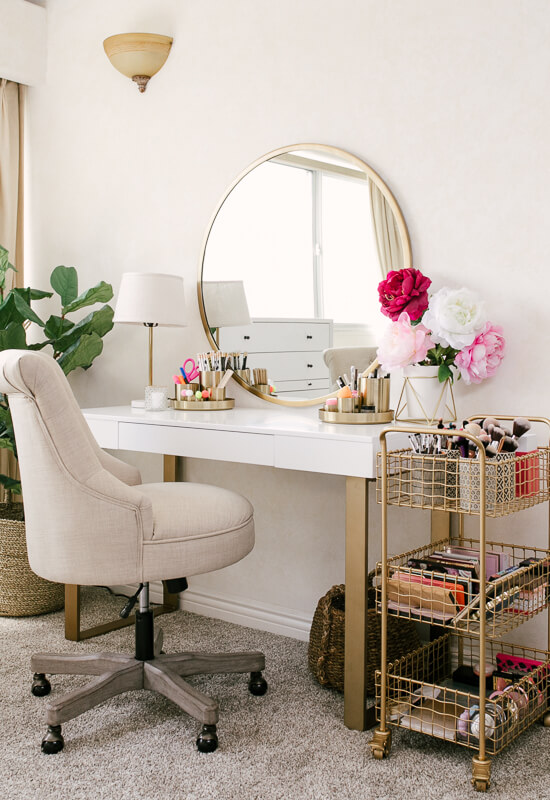 makeup room organization