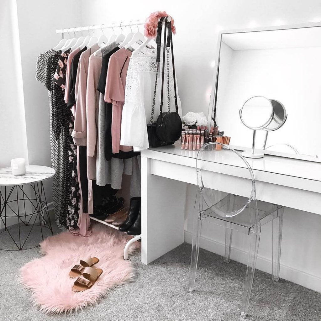 small makeup room ideas