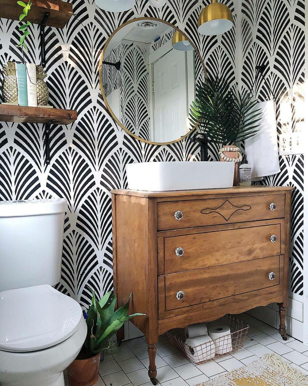 guest bathroom wall decor