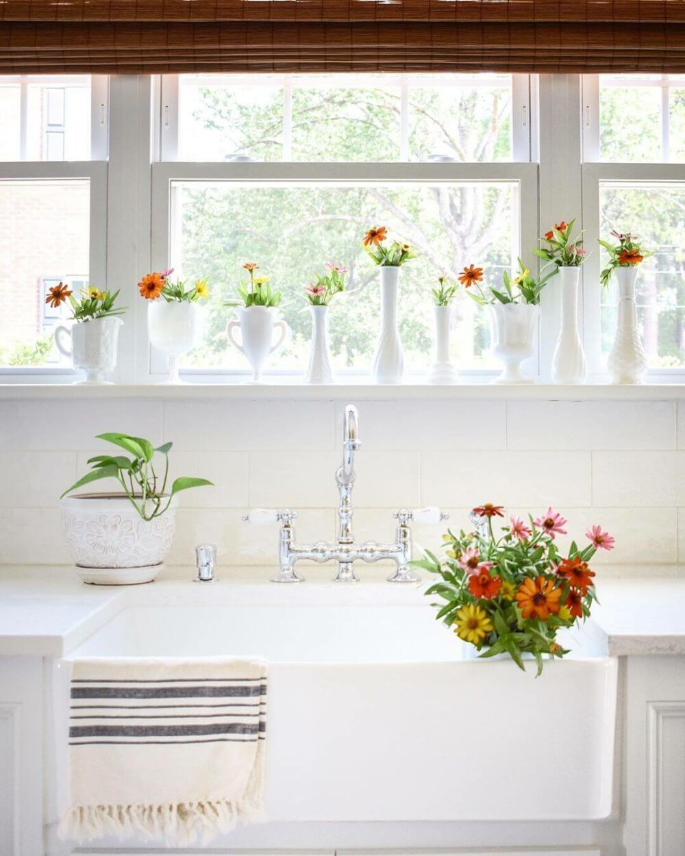 kitchen sink decorating ideas