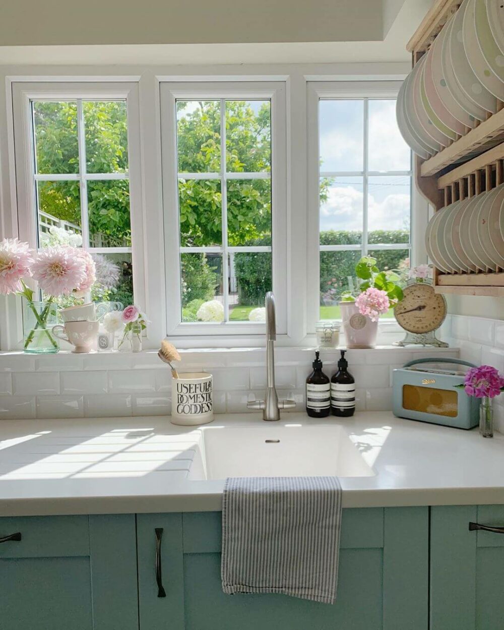 kitchen sink ideas with window