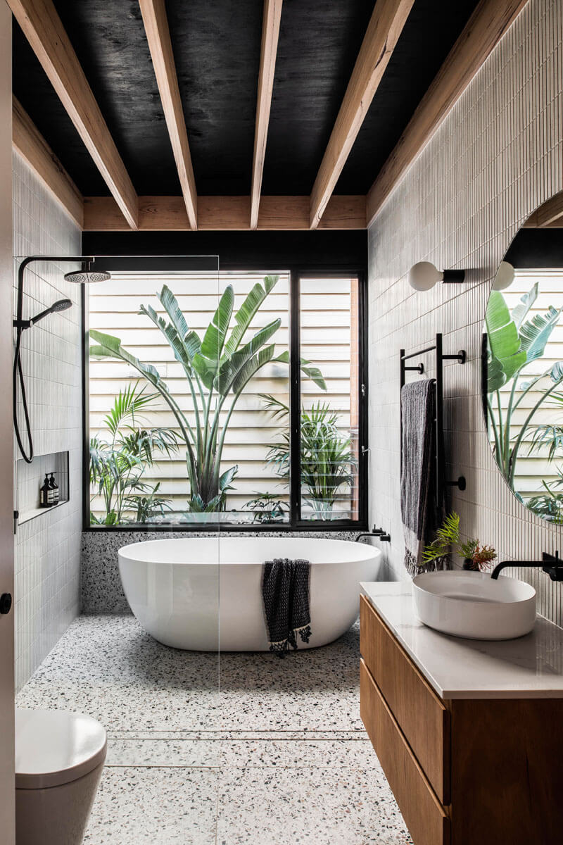bathroom window ideas small bathrooms