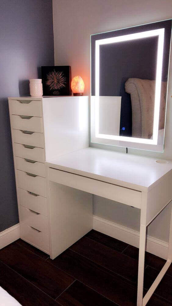 Modern DIY Vanity Mirror with LED Lights - Harptimes.com