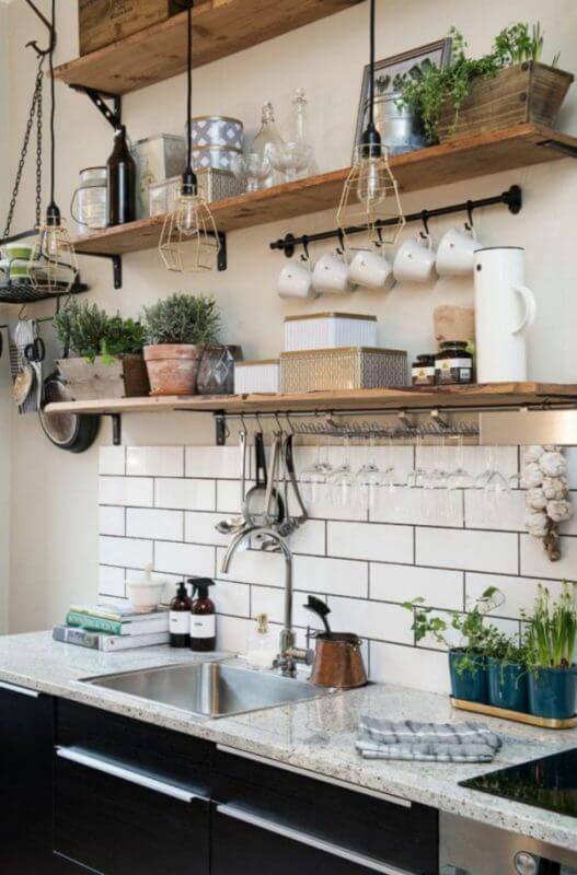 Amazing Small Kitchen Renovation Ideas 19