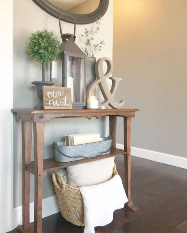 Small Corner Entryway Table Ideas